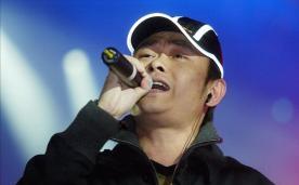 星空官网-
2002年的第一场雪 刀郎的两次消失 究竟为何才他竟如此撕心裂肺(图3)