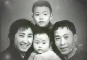 星空官网-
2002年的第一场雪 刀郎的两次消失 究竟为何才他竟如此撕心裂肺(图6)